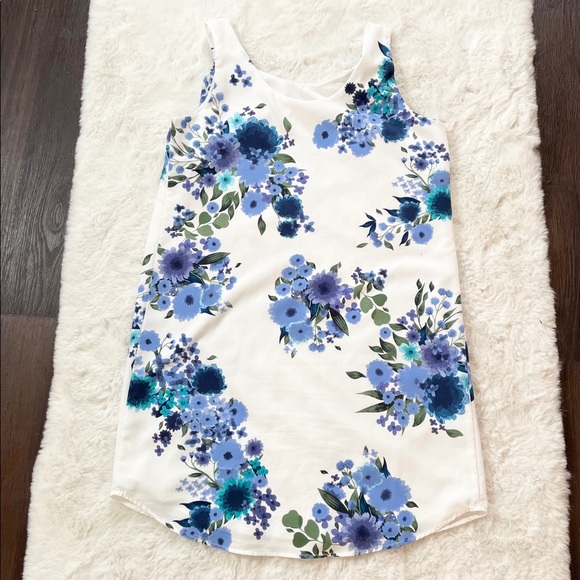 eliane rose Dresses & Skirts - 🌻3/$15 Eliane Rose Floral Slip Dress